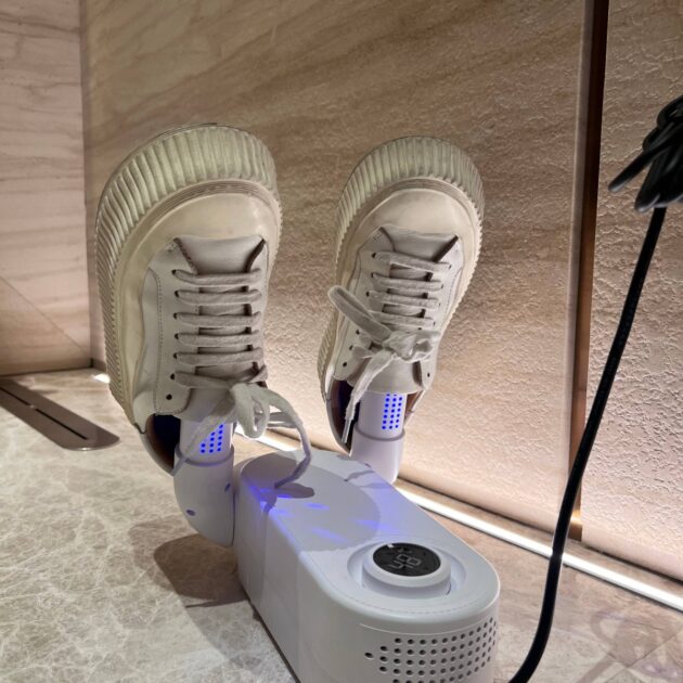 الجهاز الذكي لتجفيف، تسخين وتعقيم الأحذية